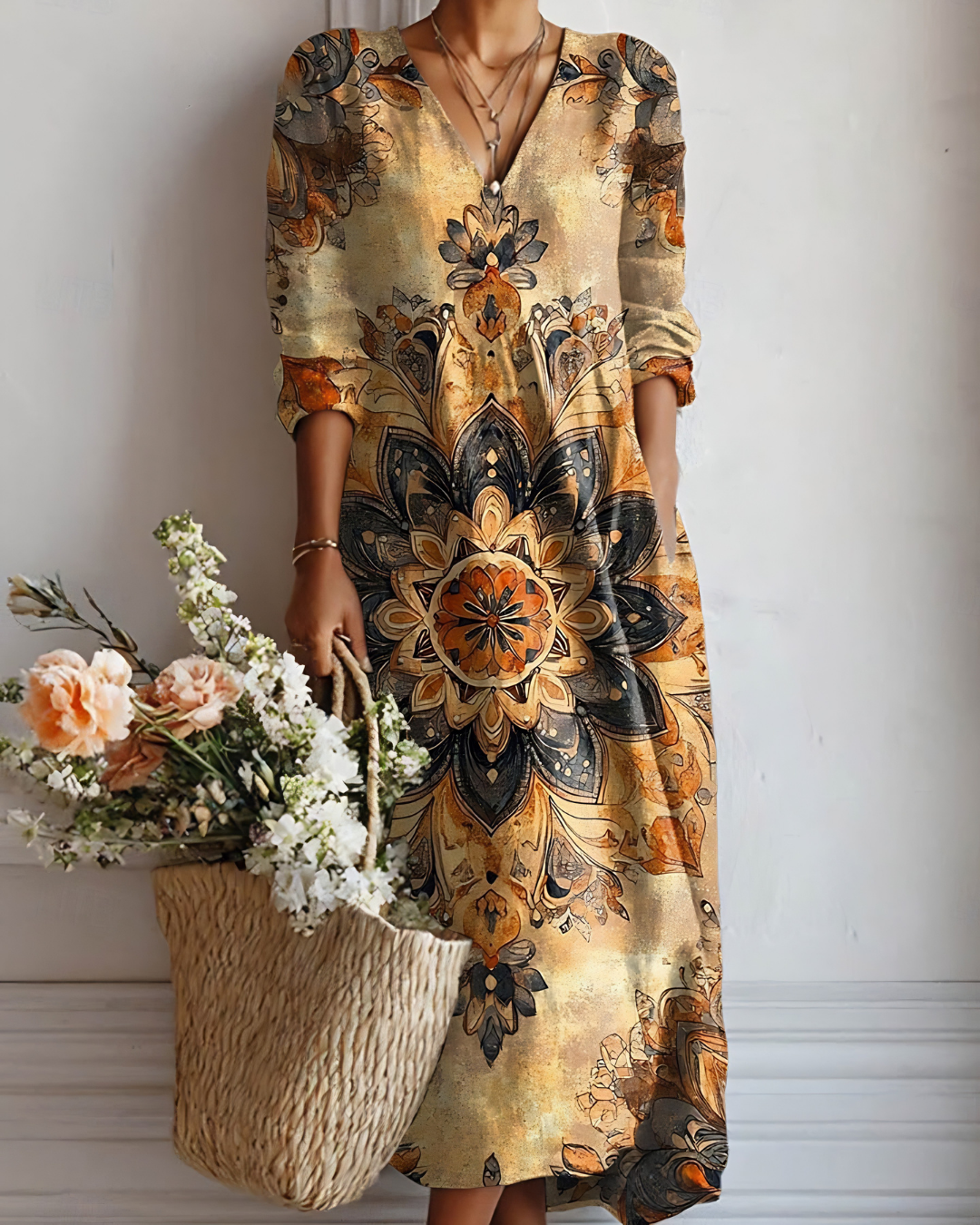 Aura | Vestido en tonos cálidos con estampado mandala artístico