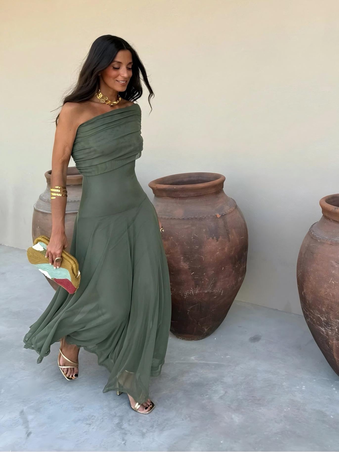 Alessia | Vestido fluido con escote bardot