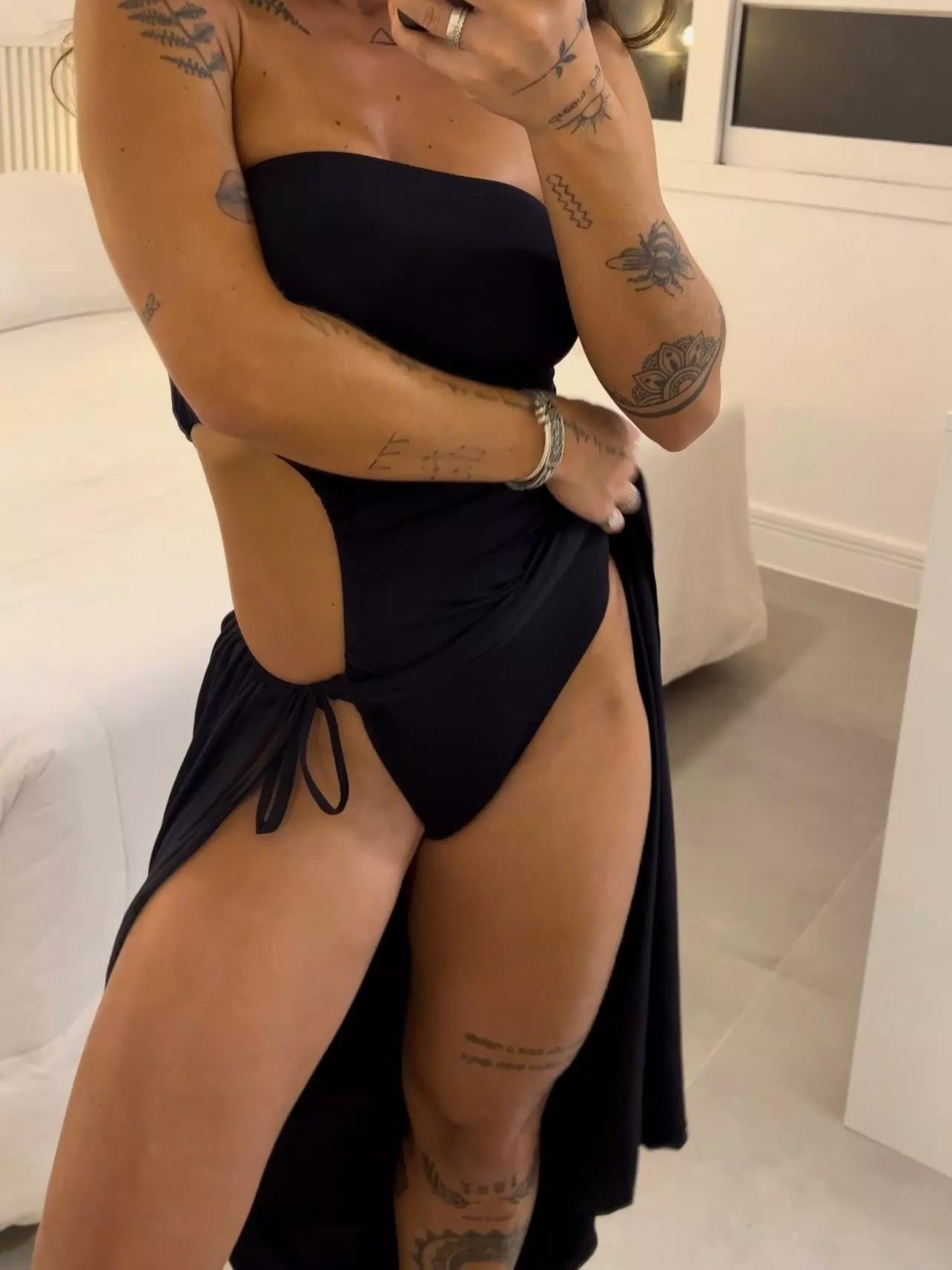 Dalia | Vestido maxi sin tirantes con abertura