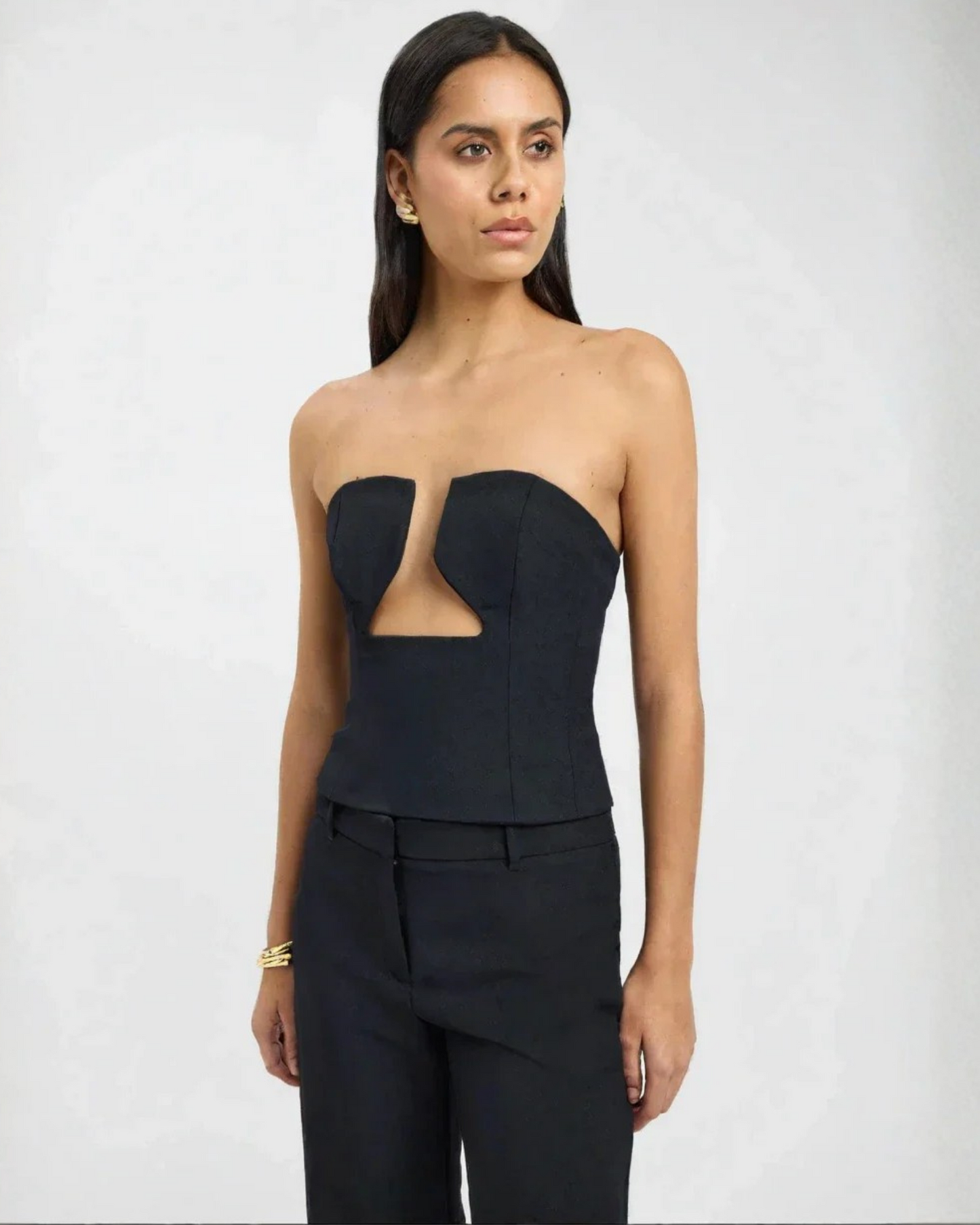 Valentina | Conjunto elegante sin tirantes con escote estructurado