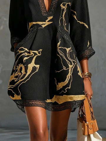 Cristina | Minivestido Negro con Estampado Marmoleado Dorado y Encaje Crochet