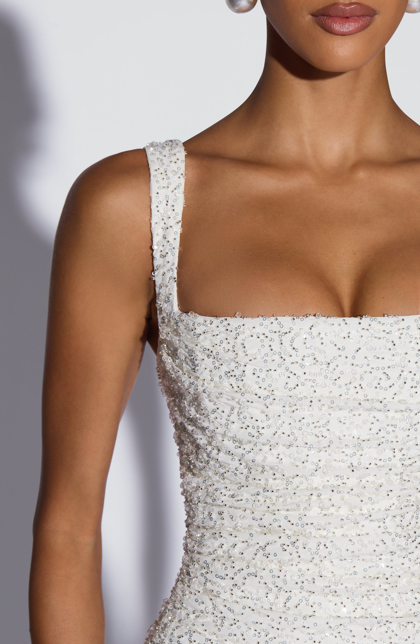 Nayara | Vestido largo blanco con marfil brillante