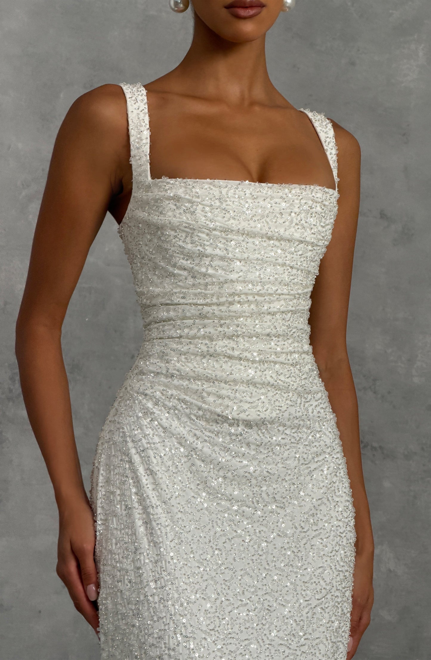 Nayara | Vestido largo blanco con marfil brillante