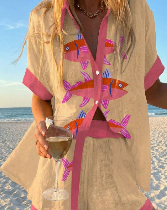 Carla | Conjunto veraniego fresco con estampado de peces en tonos rosados